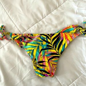 Fused Hawaii medium Aloha swim bottoms